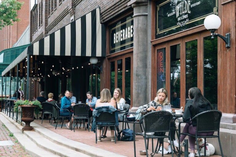 Amenities Riverplace